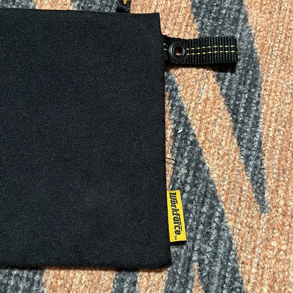 Workforce accessory pouch.Like new. Durable protective cotton construction. - Picture 5 of 5
